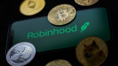 robinhood app surrounded cryptocurrency bitcoin dogecoin shutterstock editorial 12190038b